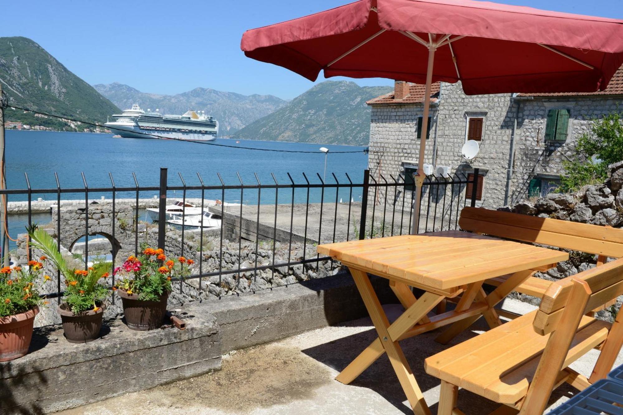 Apartments Ivanovic Kotor Exteriör bild
